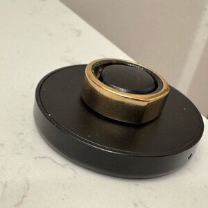 Gold Oura gen 3 ring - size 7